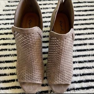 Qupid Distressed Bootie, Size 10